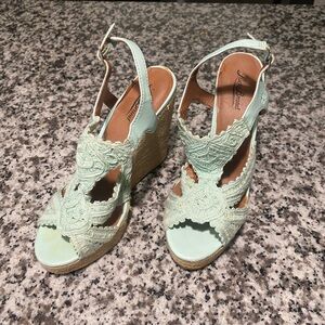Lucky Brand Mint Green Wedge Sandals Size 10